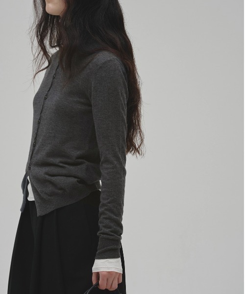 TODAYFUL（トゥデイフル）の「Turtleneck Button Knit（ベスト・レディース・ブラウン/チャコールグレー/ブラック・FREE）」の5枚目の写真