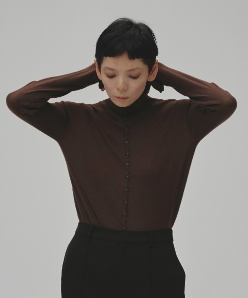 TODAYFUL（トゥデイフル）の「Turtleneck Button Knit（ベスト・レディース・ブラウン/チャコールグレー/ブラック・FREE）」の8枚目の写真