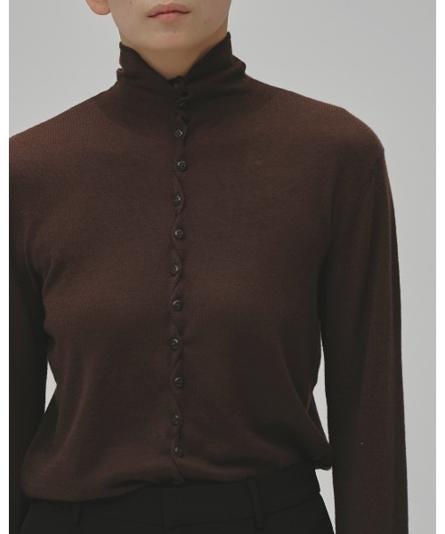 TODAYFUL（トゥデイフル）の「Turtleneck Button Knit（ベスト・レディース・ブラウン/チャコールグレー/ブラック・FREE）」の9枚目の写真