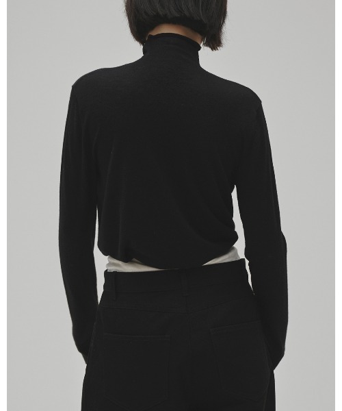 TODAYFUL（トゥデイフル）の「Turtleneck Button Knit（ベスト・レディース・ブラウン/チャコールグレー/ブラック・FREE）」の13枚目の写真