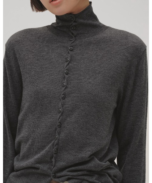 TODAYFUL（トゥデイフル）の「Turtleneck Button Knit（ベスト・レディース・ブラウン/チャコールグレー/ブラック・FREE）」の14枚目の写真