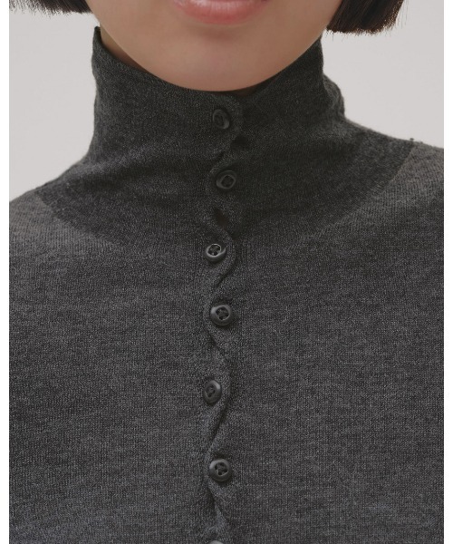 TODAYFUL（トゥデイフル）の「Turtleneck Button Knit（ベスト・レディース・ブラウン/チャコールグレー/ブラック・FREE）」の15枚目の写真