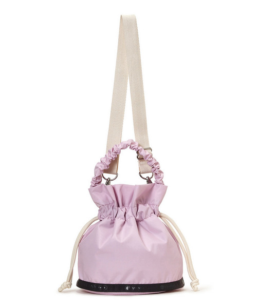 LeSportsac(レスポートサック)の「GH DRAWSTRING XBODY ライラック/サンドバーコード(ショルダーバッグ・レディース・ピンク・FREE)」の2枚目の写真