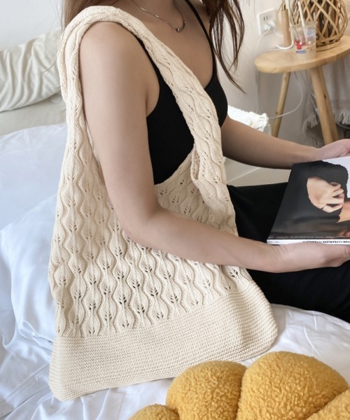 Miniministore（ミニミニストア）の「透かし編みニットバッグ韓国風トートバッグ（トートバッグ・レディース・アイボリー/ブラウン/ブラック/ベージュ・FREE）」の6枚目の写真