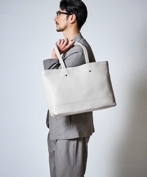 TETE HOMME（テットオム）の「【TETE HOMME × SOLATINA】カウレザートートバッグ（トートバッグ・メンズ・ネイビー/イエロー/ブラック/アイボリー・FREE）」の22枚目の写真