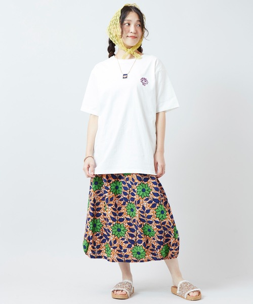 grn（ジーアールエヌ）の「【チャイハネ】Amina×grn トカルベメンズTシャツ（Tシャツ/カットソー・メンズ・ベージュ/ホワイト・L/XL）」の6枚目の写真