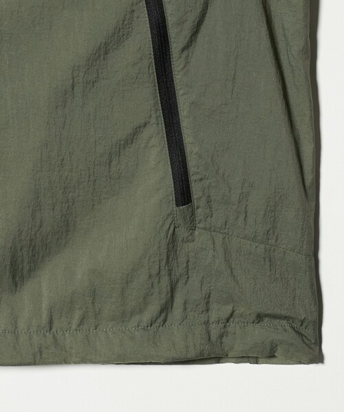 NANGA（ナンガ）の「【別注】＜NANGA＞シェル パーカー ジャケット（ナイロンジャケット・メンズ・ホワイト/ブラック/オリーブ・M/L）」の7枚目の写真