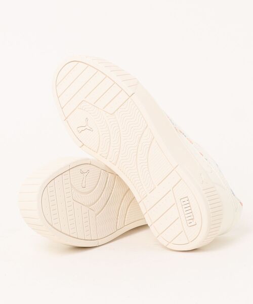 PUMA（プーマ）の「《PUMA》キャリーナ ミア フラワー（スニーカー・レディース・オフホワイト・23.5cm/25.0cm/24.5cm/24.0cm/23.0cm/22.5cm）」の3枚目の写真
