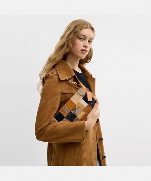 COACH(コーチ)の「プラザ バッグ 25・パッチワーク(ショルダーバッグ・レディース・ブラウン系その他・ONE)」の3枚目の写真