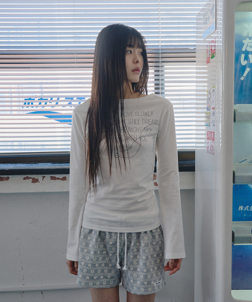 MIHEV(ミヘブ)の「M ネックレスグラフィックボートネックロングスリーブTシャツ ホワイト(Tシャツ/カットソー・レディース・その他・SMALL/MEDIUM)」の8枚目の写真