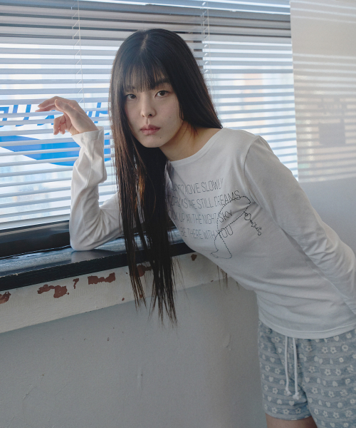 MIHEV(ミヘブ)の「M ネックレスグラフィックボートネックロングスリーブTシャツ ホワイト(Tシャツ/カットソー・レディース・その他・SMALL/MEDIUM)」の7枚目の写真