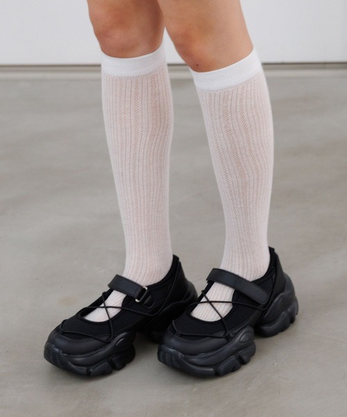 repipi armario（レピピ アルマリオ）の「メリージェーンスニーカー（サンダル・キッズ・ブラック/オフホワイト・LARGE/MEDIUM/SMALL）」の2枚目の写真