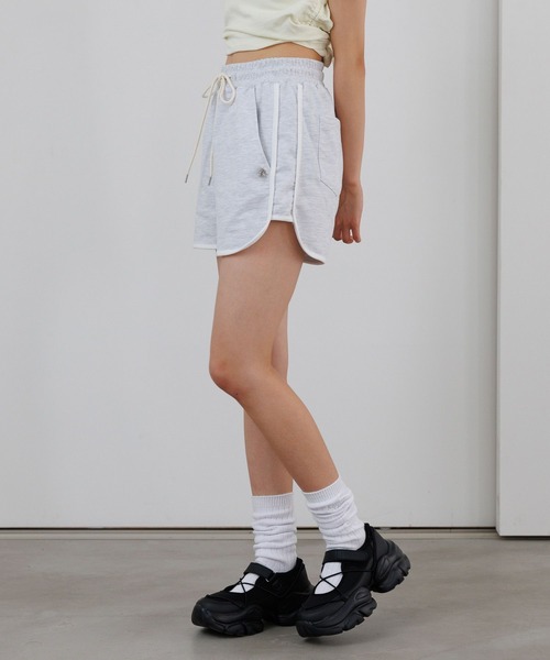 repipi armario（レピピ アルマリオ）の「メリージェーンスニーカー（サンダル・キッズ・ブラック/オフホワイト・LARGE/MEDIUM/SMALL）」の10枚目の写真