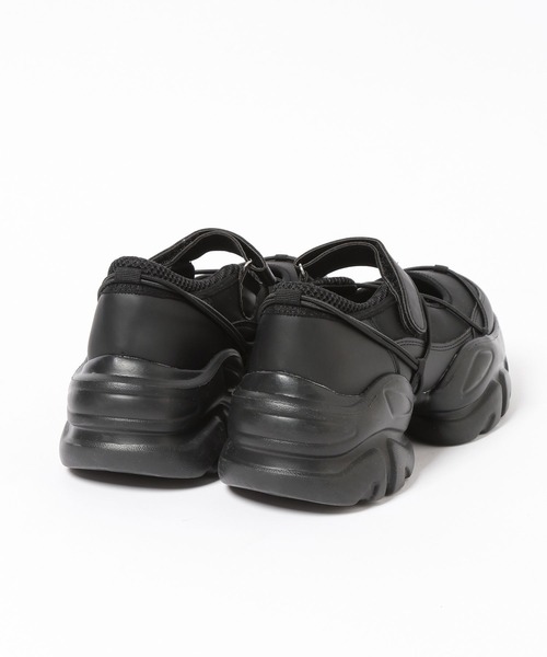 repipi armario（レピピ アルマリオ）の「メリージェーンスニーカー（サンダル・キッズ・ブラック/オフホワイト・LARGE/MEDIUM/SMALL）」の17枚目の写真