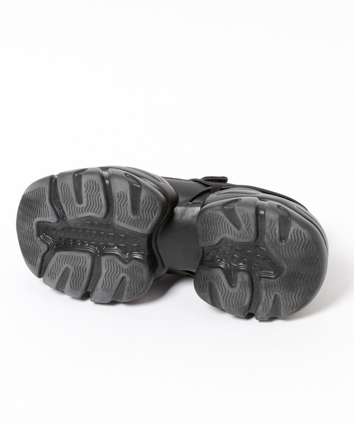 repipi armario（レピピ アルマリオ）の「メリージェーンスニーカー（サンダル・キッズ・ブラック/オフホワイト・LARGE/MEDIUM/SMALL）」の18枚目の写真