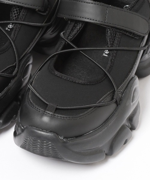 repipi armario（レピピ アルマリオ）の「メリージェーンスニーカー（サンダル・キッズ・ブラック/オフホワイト・LARGE/MEDIUM/SMALL）」の20枚目の写真