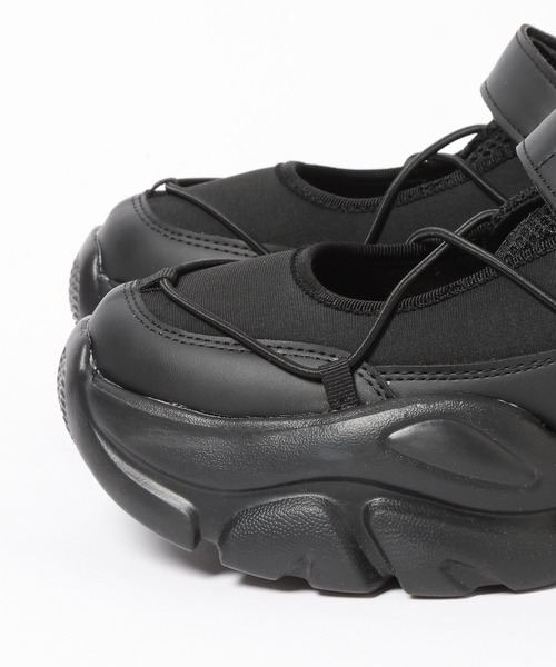 repipi armario（レピピ アルマリオ）の「メリージェーンスニーカー（サンダル・キッズ・ブラック/オフホワイト・LARGE/MEDIUM/SMALL）」の21枚目の写真