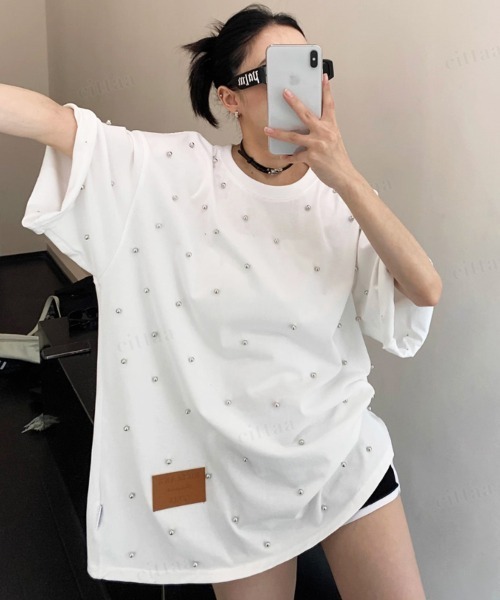 Dalfwin(ダールフィン)の「韓国ファッション RICECAKEラベル付きシルバースタッズ半袖Tシャツ(Tシャツ/カットソー・レディース・ホワイト/ブラック・FREE)」の5枚目の写真