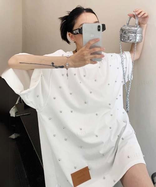 Dalfwin(ダールフィン)の「韓国ファッション RICECAKEラベル付きシルバースタッズ半袖Tシャツ(Tシャツ/カットソー・レディース・ホワイト/ブラック・FREE)」の9枚目の写真