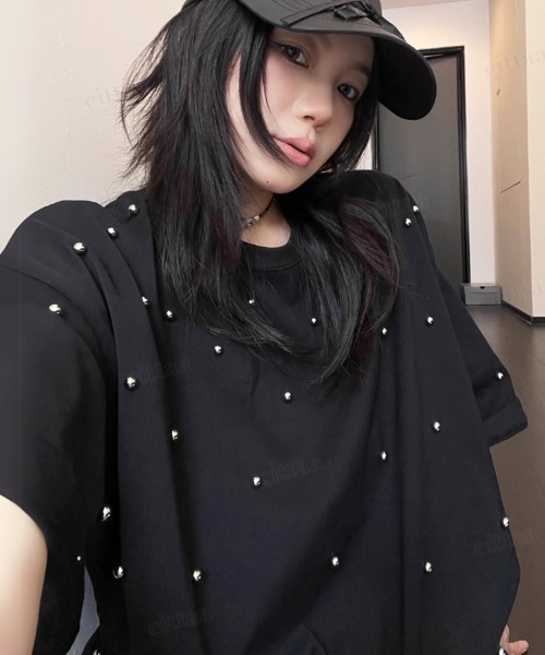 Dalfwin(ダールフィン)の「韓国ファッション RICECAKEラベル付きシルバースタッズ半袖Tシャツ(Tシャツ/カットソー・レディース・ホワイト/ブラック・FREE)」の21枚目の写真