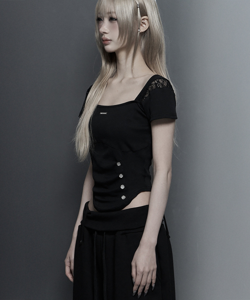 ETRE AU SOMMET(エトレオソメ)の「Bust Line Pintuck Detail Top (Black)(Tシャツ/カットソー・レディース・ブラック・FREE)」の2枚目の写真