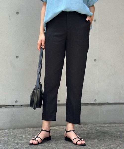 Emma Taylor（エマテイラー）の「リネンスリムテーパードパンツ（その他パンツ・レディース・ベージュ/ブラック・36/38）」の2枚目の写真