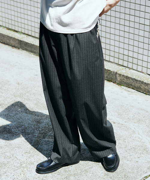 JOURNAL STANDARD(ジャーナルスタンダード)の「TRモダン ワイド スラックス(スラックス・メンズ・スミクロ/ネイビー/ブラック系その他・SMALL/LARGE/MEDIUM)」の4枚目の写真