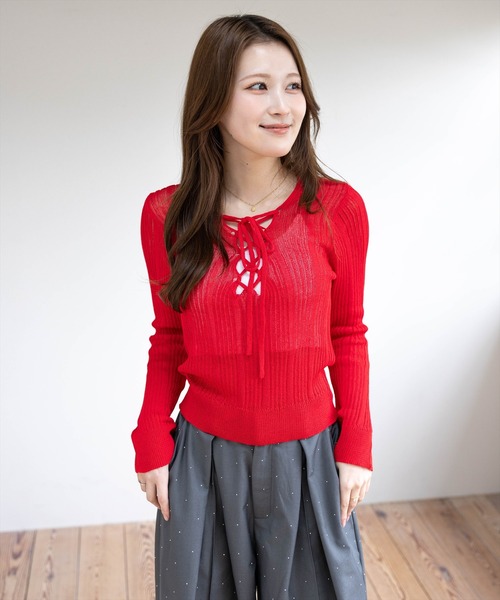 clear（クリア）の「レースアップ透かし編みニットトップス［骨格ウェーブ/Y2K］（ニット/セーター・レディース・レッド/ブルー/チャコールグレー/ブラック/アイボリー・F）」の16枚目の写真