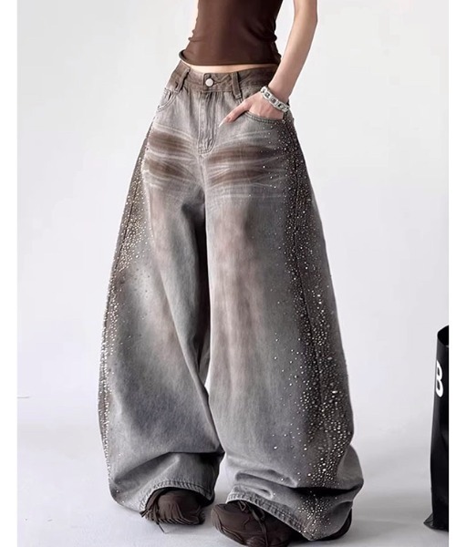 SHEENA(シーナ)の「ヴィンテージライクキラキラストーンワイドデニムパンツ(デニムパンツ・レディース・グレー・S/M/L)」の5枚目の写真