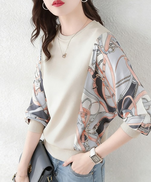Doux Belle(ドゥーベル)の「プリント袖切替トップス(Tシャツ/カットソー・レディース・ネイビー/ベージュ/ホワイト/グレー・LARGE/MEDIUM)」の1枚目の写真