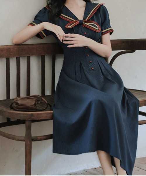 &soiree(アンドソワレ)の「スカーフ風ウエストマーク半袖ワンピース(ワンピース・レディース・ネイビー・SMALL/MEDIUM/LARGE/X-LARGE)」の3枚目の写真