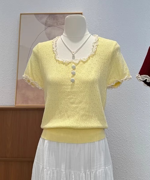 Teem Store(チームストア)の「【ハート柄】配色トリム フロントボタン フリル半袖 サマーニット レースフリルスリーブ(Tシャツ/カットソー・レディース・ブラック/レッド/ホワイト/イエロー・F)」の6枚目の写真