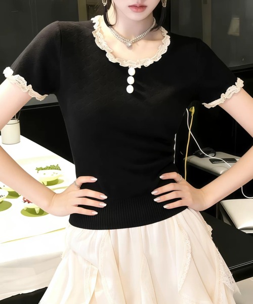 Teem Store(チームストア)の「【ハート柄】配色トリム フロントボタン フリル半袖 サマーニット レースフリルスリーブ(Tシャツ/カットソー・レディース・ブラック/レッド/ホワイト/イエロー・F)」の5枚目の写真