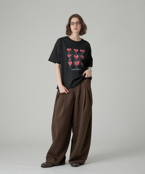 ONCILY(オンシェリー)の「MELTING HEART GRAPHIC T-SHIRT / メルティングハートグラフィックTシャツ(Tシャツ/カットソー・メンズ・ブラック/ホワイト系その他/イエロー/ネイビー/オフホワイト・SMALL/LARGE/MEDIUM)」の11枚目の写真