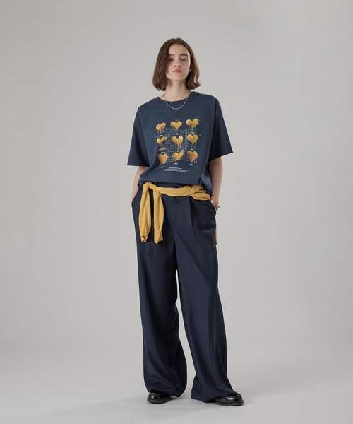 ONCILY(オンシェリー)の「MELTING HEART GRAPHIC T-SHIRT / メルティングハートグラフィックTシャツ(Tシャツ/カットソー・メンズ・ブラック/ホワイト系その他/イエロー/ネイビー/オフホワイト・SMALL/LARGE/MEDIUM)」の19枚目の写真