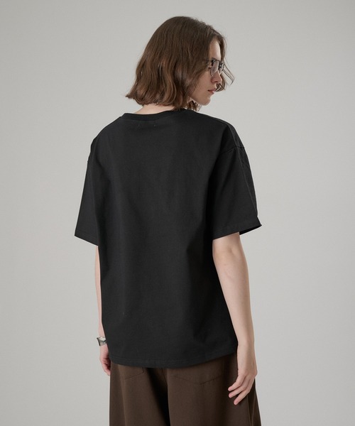 ONCILY(オンシェリー)の「MELTING HEART GRAPHIC T-SHIRT / メルティングハートグラフィックTシャツ(Tシャツ/カットソー・メンズ・ブラック/ホワイト系その他/イエロー/ネイビー/オフホワイト・SMALL/LARGE/MEDIUM)」の10枚目の写真