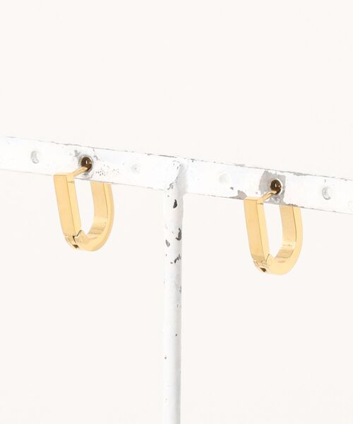 Jolie Toujours（ジョリトゥジュール）の「【汗や水に強い】〈ステンレス〉ラインフープピアス（ピアス（両耳用）・レディース・ゴールド・FREE）」の2枚目の写真