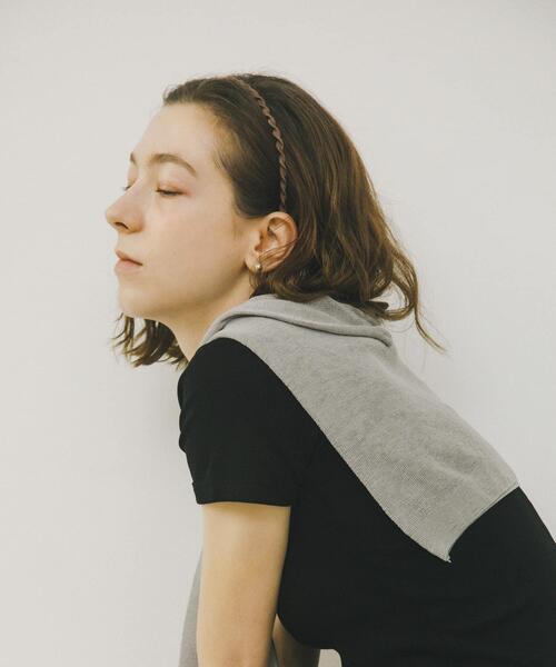 URBAN RESEARCH(アーバンリサーチ)の「decor『デコール』 TWIST HEADBAND(カチューシャ・レディース・モカ/ブラック・-)」の2枚目の写真