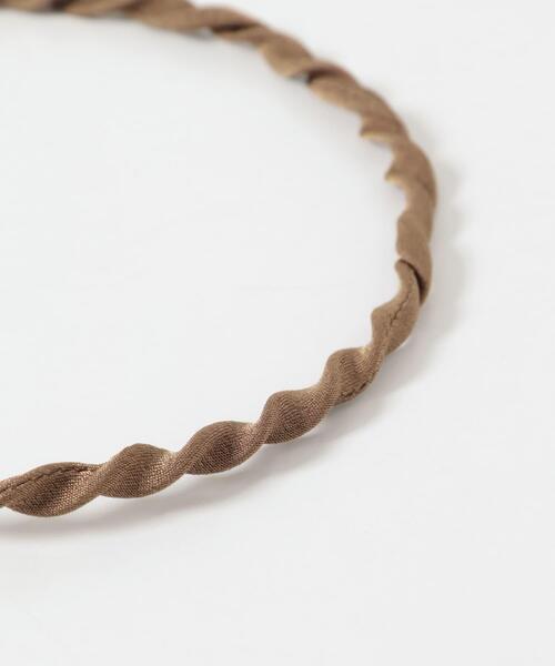 URBAN RESEARCH(アーバンリサーチ)の「decor『デコール』 TWIST HEADBAND(カチューシャ・レディース・モカ/ブラック・-)」の10枚目の写真