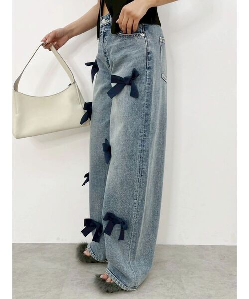 EVRIS(エヴリス)の「リボンモチーフワイドデニムパンツ(デニムパンツ・レディース・ブルー/ベージュ・SMALL/MEDIUM)」の16枚目の写真
