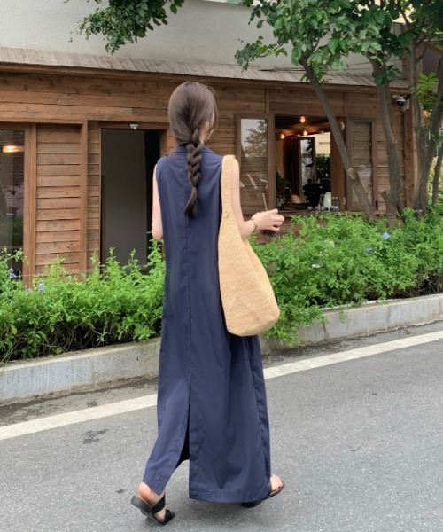 Aelina(エリナ)の「ノースリーブワンピース(シャツワンピース・レディース・ネイビー/アイボリー・FREE)」の17枚目の写真