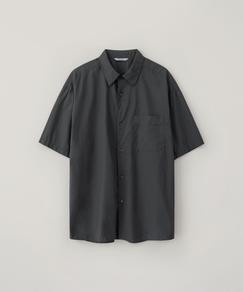 BLANKROOM(ブランクルーム)の「フルイドハーフシャツ_チャコール(シャツ/ブラウス・メンズ・その他・1/3/2/4)」の1枚目の写真