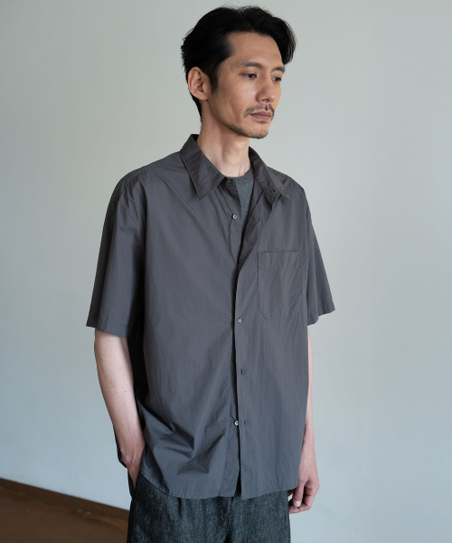 BLANKROOM(ブランクルーム)の「フルイドハーフシャツ_チャコール(シャツ/ブラウス・メンズ・その他・1/3/2/4)」の4枚目の写真