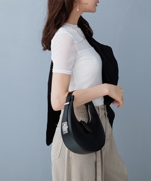 Rejoule（リジュール）の「アシンメトリー切り替えデザイン 半袖チュールシアートップス（Tシャツ/カットソー・レディース・ブラック/ホワイト・FREE）」の4枚目の写真