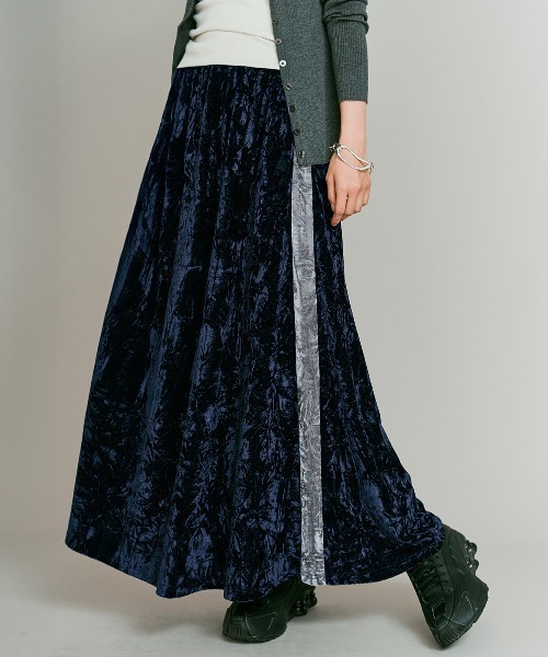 W:Huku(フーク)の「クラッシュ ベロア サイドライン スカート / Crash Velvet Side-Line Skirt(スカート・レディース・ネイビー/ブラック/ライトベージュ/ブラウン・FREE)」の21枚目の写真
