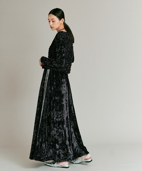 W:Huku(フーク)の「クラッシュ ベロア サイドライン スカート / Crash Velvet Side-Line Skirt(スカート・レディース・ネイビー/ブラック/ライトベージュ/ブラウン・FREE)」の16枚目の写真