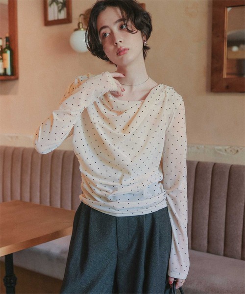 titivate(ティティベイト)の「シアーベロアオフショルダートップス(Tシャツ/カットソー・レディース・ドット/ブラック系その他/アイボリー/ネイビー/ブラック・S/M/L)」の21枚目の写真