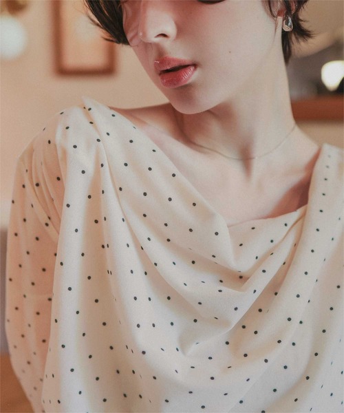 titivate(ティティベイト)の「シアーベロアオフショルダートップス(Tシャツ/カットソー・レディース・ドット/ブラック系その他/アイボリー/ネイビー/ブラック・S/M/L)」の22枚目の写真