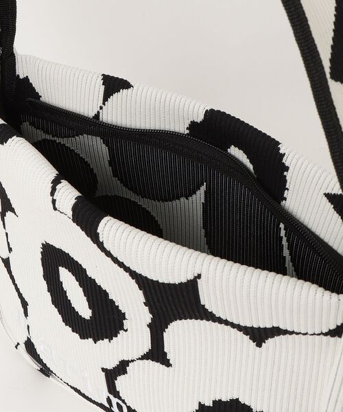 marimekko(マリメッコ)の「【バナー掲載特典付】Unikko / Knitted Shoulderbag(ショルダーバッグ・レディース・ブラック・FREE)」の14枚目の写真