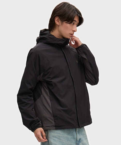 FRED PERRY（フレッドペリー）の「【ZOZO & ONLINESHOP限定】Tipped Colour Block Jacket／ティップドカラーブロックジャケット（ブルゾン・メンズ・ブラック・S/M/L）」の2枚目の写真